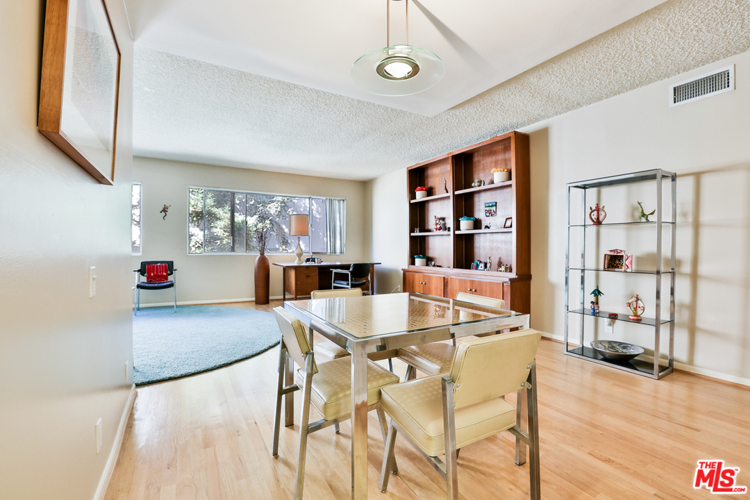 1015 North Kings Road, Unit 309 West Hollywood, CA 90069 - Photo 5 of 36