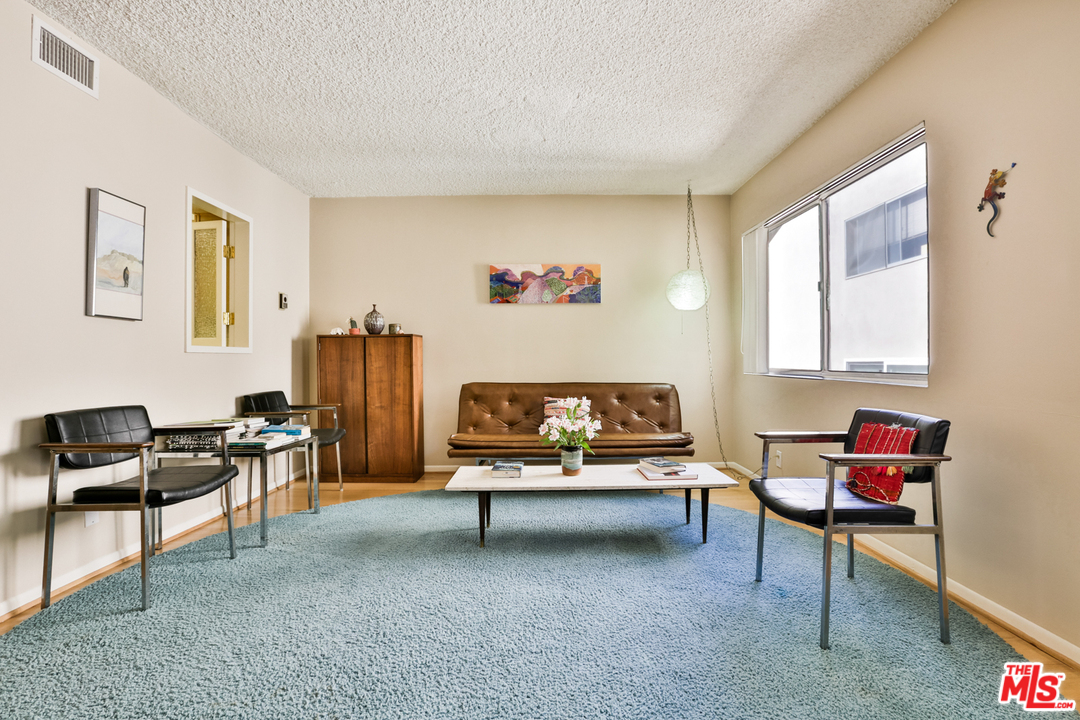 1015 North Kings Road, Unit 309 West Hollywood, CA 90069 - Photo 8 of 36