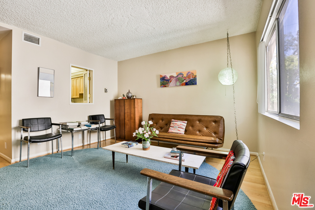 1015 North Kings Road, Unit 309 West Hollywood, CA 90069 - Photo 9 of 36