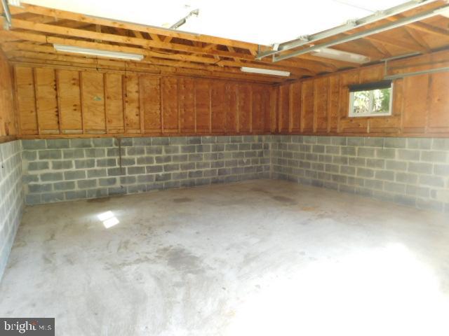 1435 Meade Street Reading, PA 19607 - Photo 15 of 19 Garage
