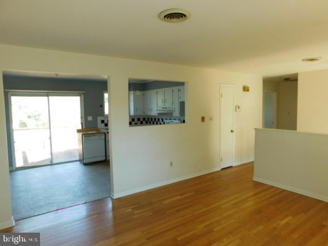 1435 Meade Street Reading, PA 19607 - Photo 4 of 19 Living Room