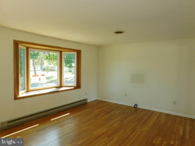 1435 Meade Street Reading, PA 19607 - Photo 5 of 19 Living Room