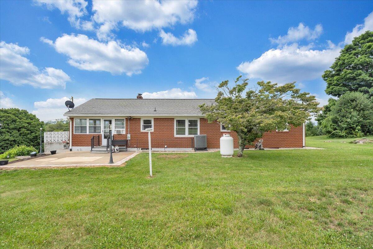 2524 Feather Road Vinton, VA 24179 - Photo 35 of 45 38-MIB00237