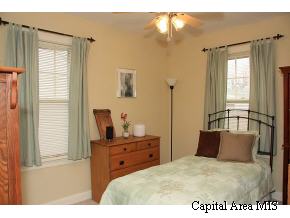 2438 South 7th Street Springfield, IL 62703 - Photo 7 of 8