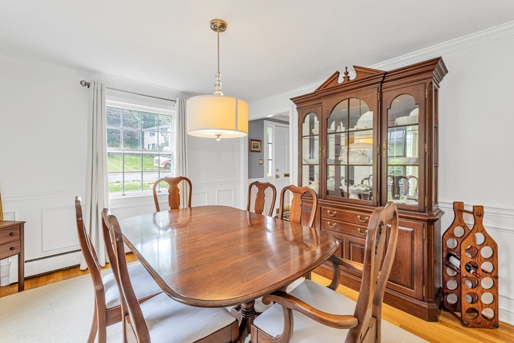4 Old Wood Road Framingham, MA 01701 - Photo 7 of 39