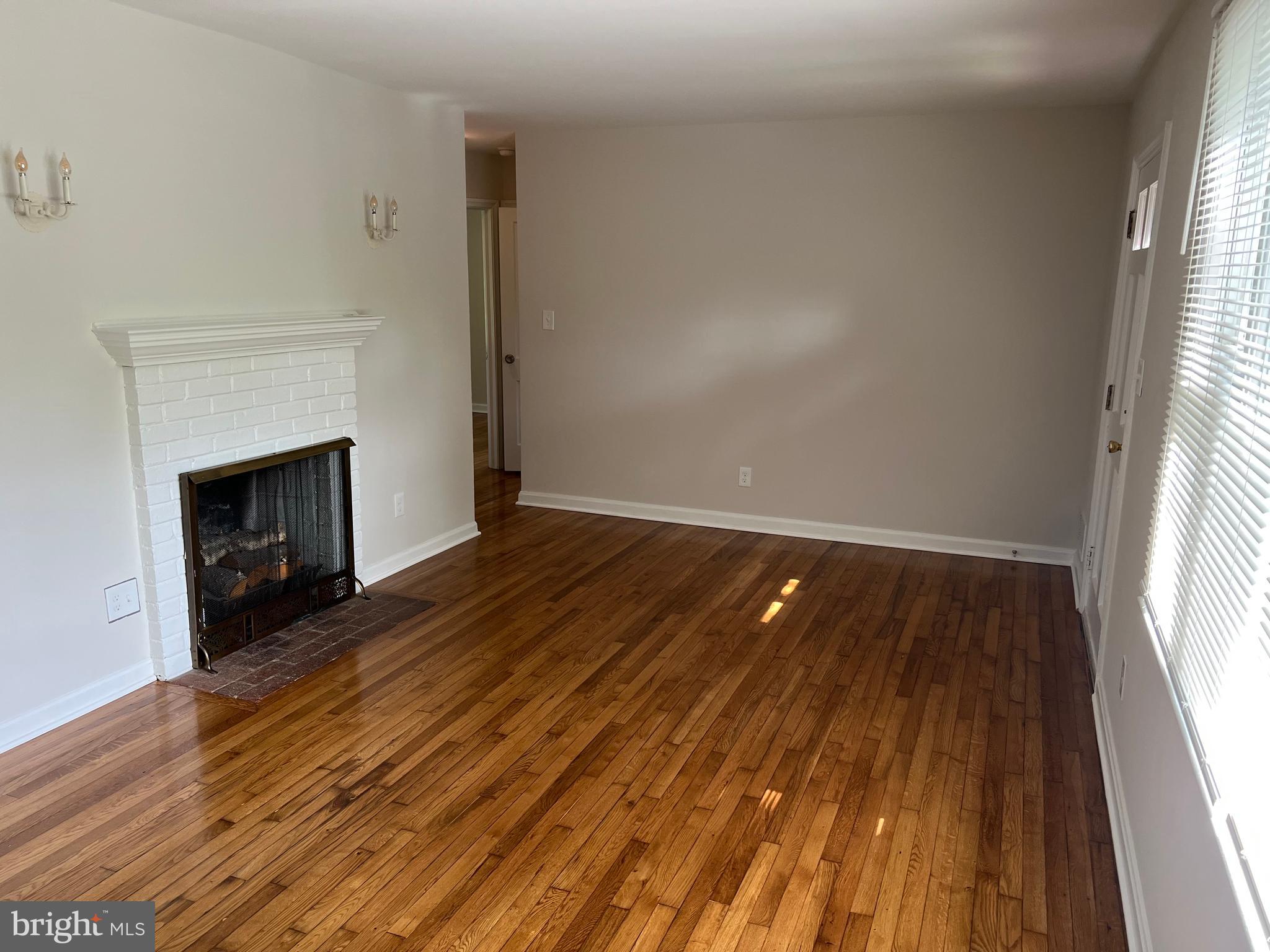 3140 Cofer Road Falls Church, VA 22042 - Photo 5 of 41 Living Room