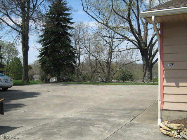 1923 Springfield Center Road Akron, OH 44312 - Photo 2 of 31 Lots of parking space.
