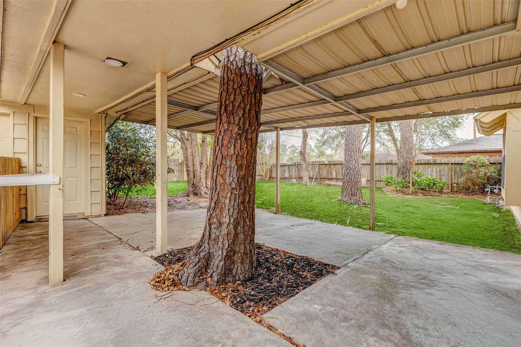 1622 Elk River Road Houston, TX 77090 - Photo 37 of 40 a view of a backyard with garden