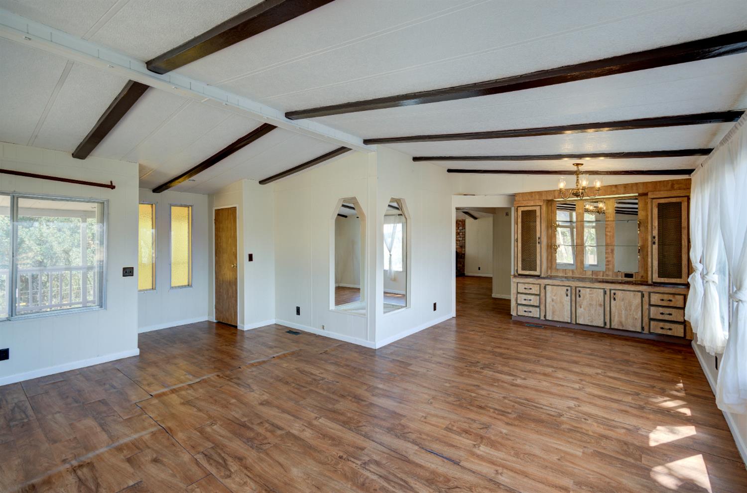 32748 Indian Guide Road Squaw Valley, CA 93675 - Photo 21 of 38 a view of gallery with wooden floor