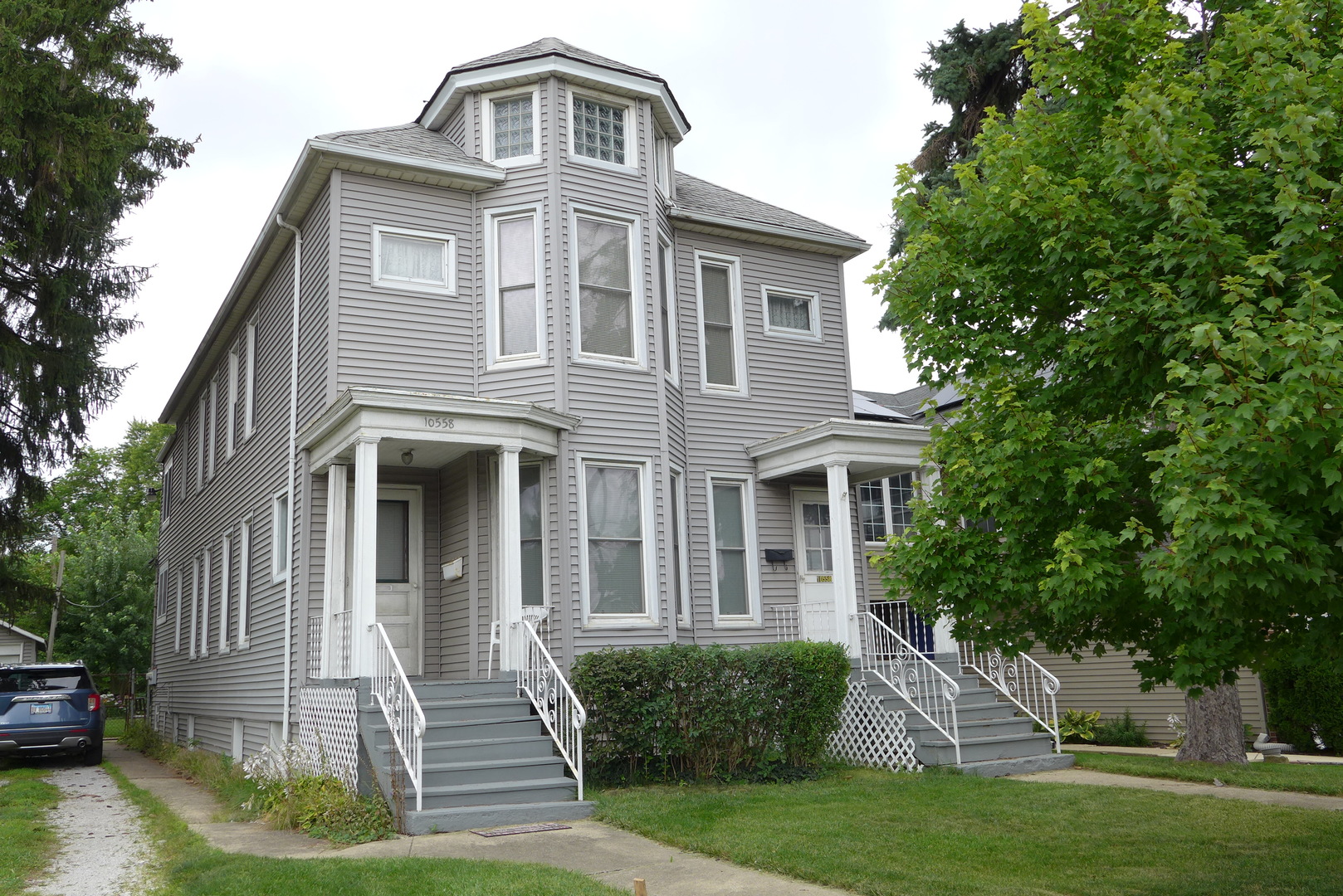 10558 South Vincennes Ave  