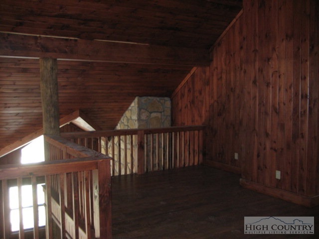 145-8 Banner Road Southwest, Unit 8 Banner Elk, NC 28604 - Photo 3 of 22 a view of entryway