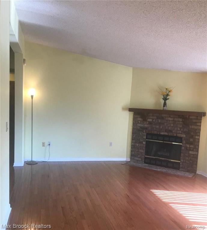 2297 London Bridge Drive, Unit 26 Rochester, MI 48307 - Photo 3 of 26