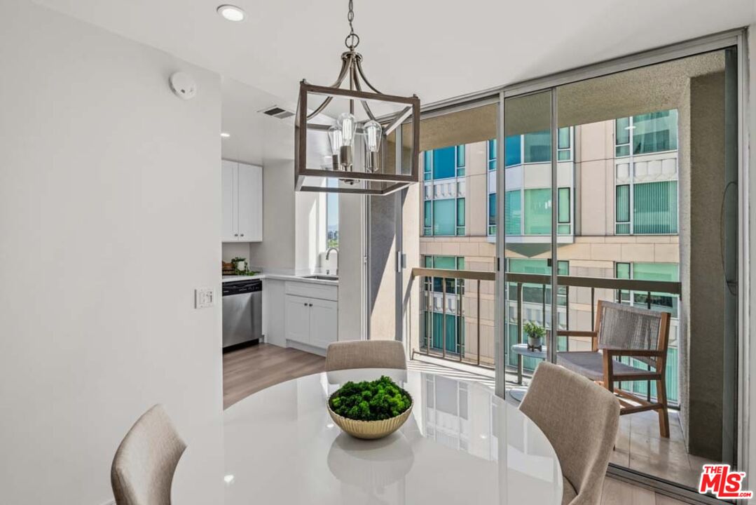 10747 Wilshire Boulevard, Unit 806 Los Angeles, CA 90024 - Photo 11 of 34