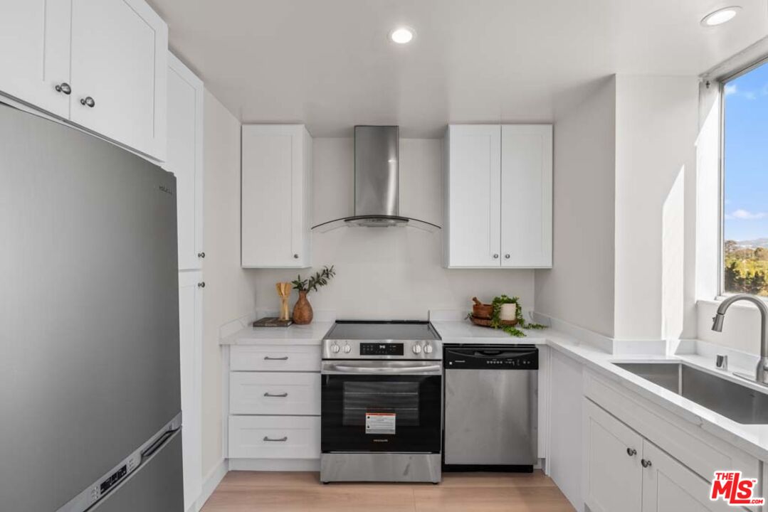 10747 Wilshire Boulevard, Unit 806 Los Angeles, CA 90024 - Photo 17 of 34