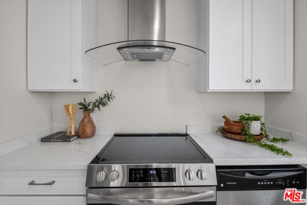 10747 Wilshire Boulevard, Unit 806 Los Angeles, CA 90024 - Photo 20 of 34