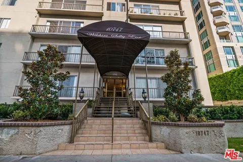 $695,000 | 10747 Wilshire Boulevard, Unit 806, Los Angeles, CA 90024