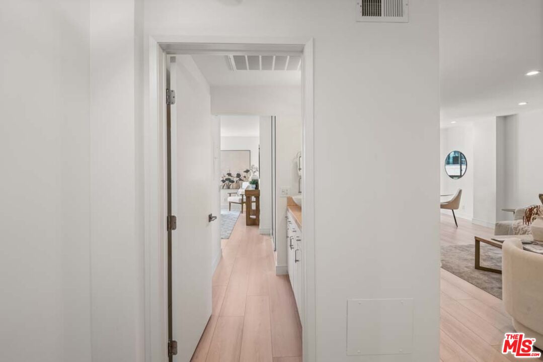 10747 Wilshire Boulevard, Unit 806 Los Angeles, CA 90024 - Photo 24 of 34