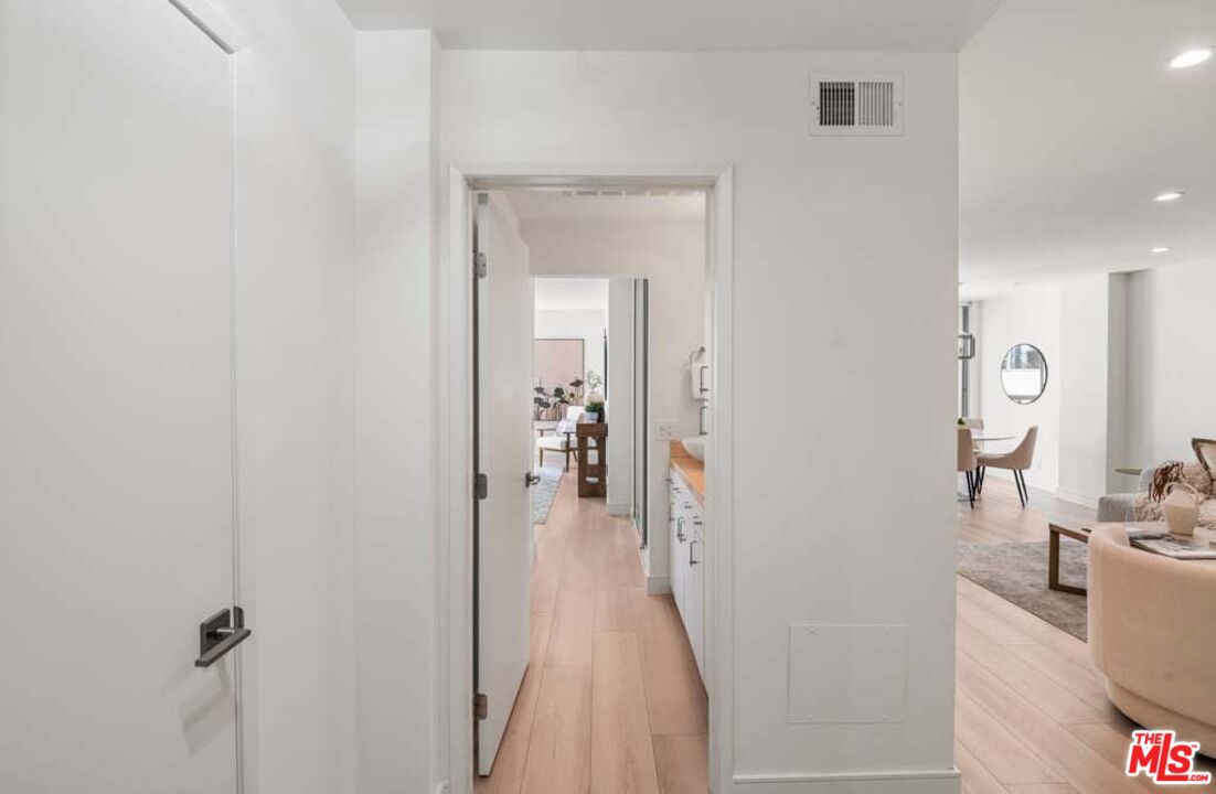 10747 Wilshire Boulevard, Unit 806 Los Angeles, CA 90024 - Photo 6 of 34