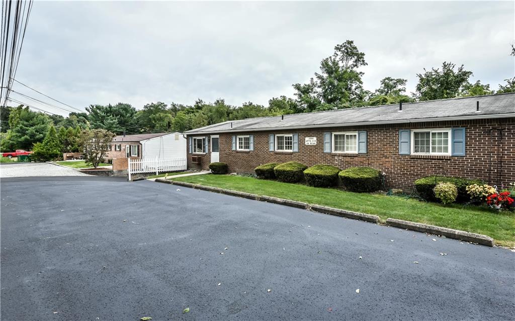 2044 Renton Road Pittsburgh, PA 15239 - Photo 2 of 11 Gallery Image 2