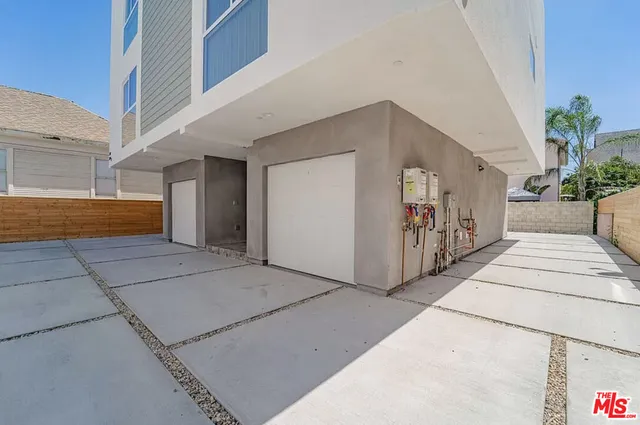 a view of a entryway of the house