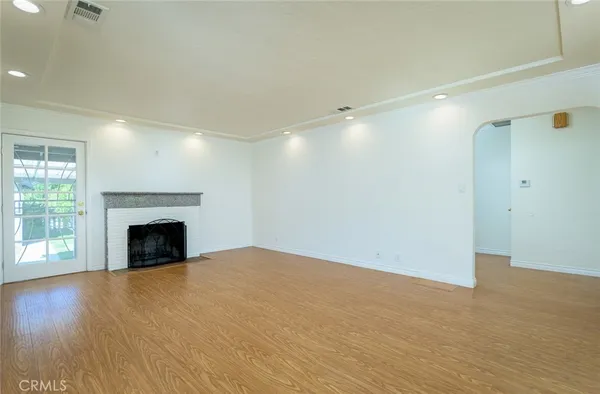 $4,400 | 2111 North Verdugo Road, Glendale, CA 91208