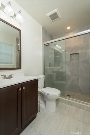 $4,400 | 2111 North Verdugo Road, Glendale, CA 91208