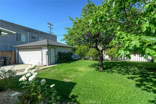 $4,400 | 2111 North Verdugo Road, Glendale, CA 91208
