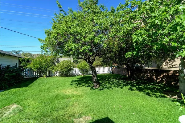 $4,400 | 2111 North Verdugo Road, Glendale, CA 91208