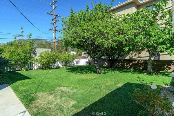 $4,400 | 2111 North Verdugo Road, Glendale, CA 91208