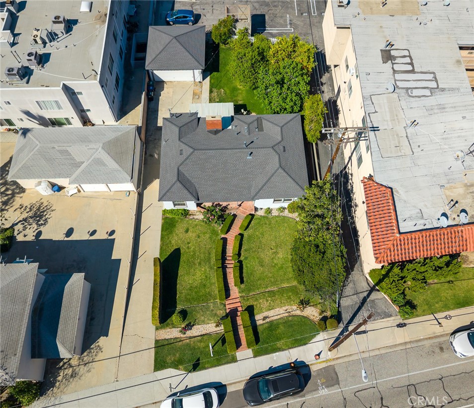 2111 North Verdugo Road Glendale, CA 91208 - Photo 49 of 53 an aerial view of houses with yard