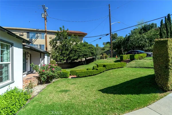 $4,400 | 2111 North Verdugo Road, Glendale, CA 91208
