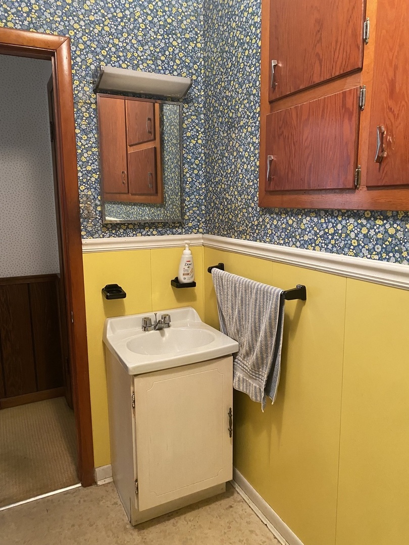 29217 Old Chicago Road La Moille, IL 61330 - Photo 21 of 34 a utility room with dryer and washer