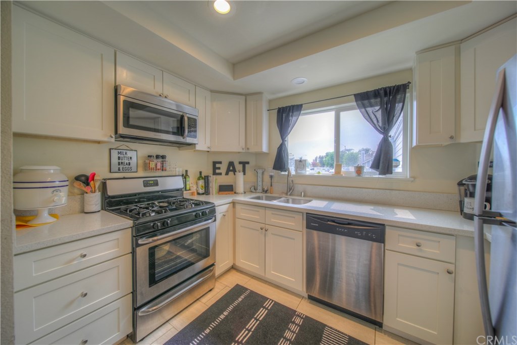 3121 Crystal Lake Road Ontario, CA 91761 - Photo 8 of 38 Gallery Image 8