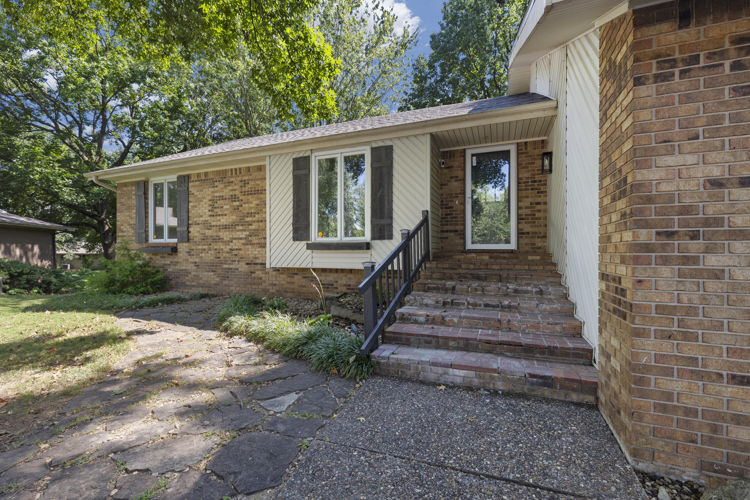 4663 South Roubidoux Place Springfield, MO 65804 - Photo 2 of 48 _MG_3788