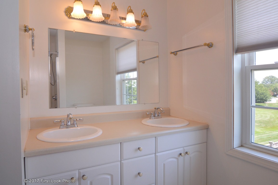 167 Spring Hill Road Portsmouth, RI 02871 - Photo 24 of 32 Gallery Image 24