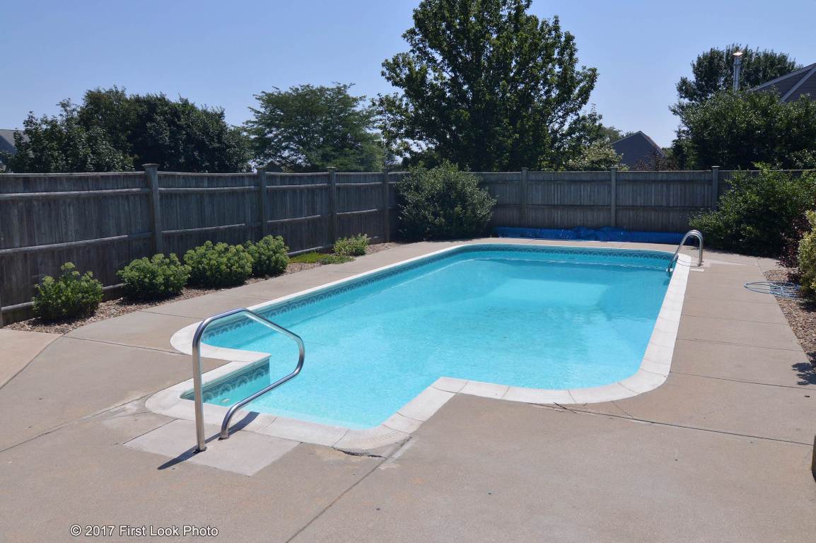 167 Spring Hill Road Portsmouth, RI 02871 - Photo 6 of 32 Gallery Image 6