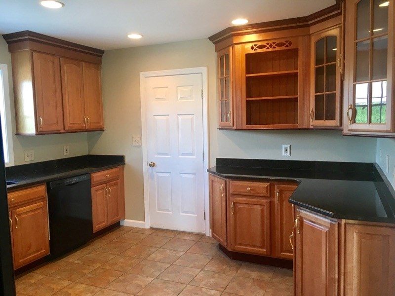 167 Spring Hill Road Portsmouth, RI 02871 - Photo 10 of 32 Gallery Image 10