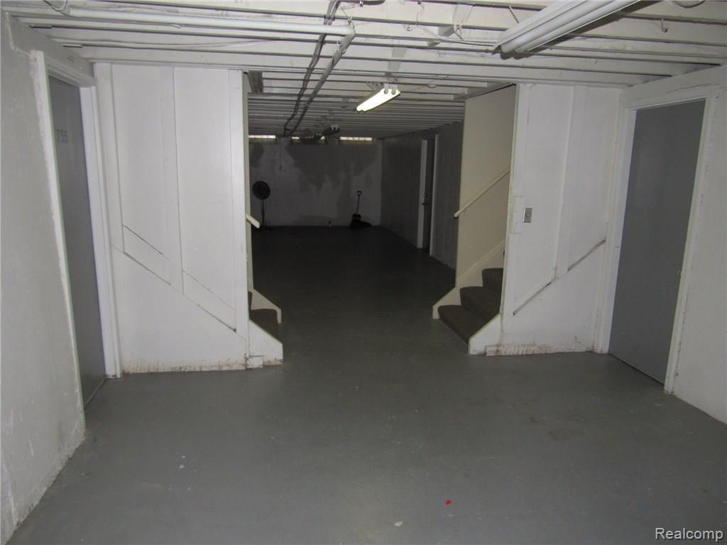 763 West Maple Road, Unit 60 Clawson, MI 48017 - Photo 26 of 39 763 W MAPLE CLAWSON (39).JPG