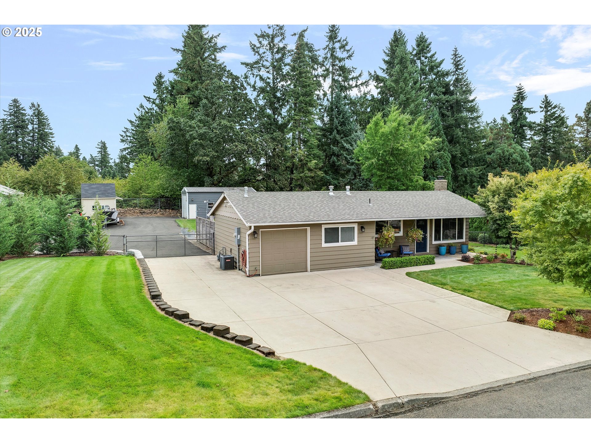 16380 South Stoltz Road Oregon City, OR 97045 - Photo 1 of 41 Gallery Image 1