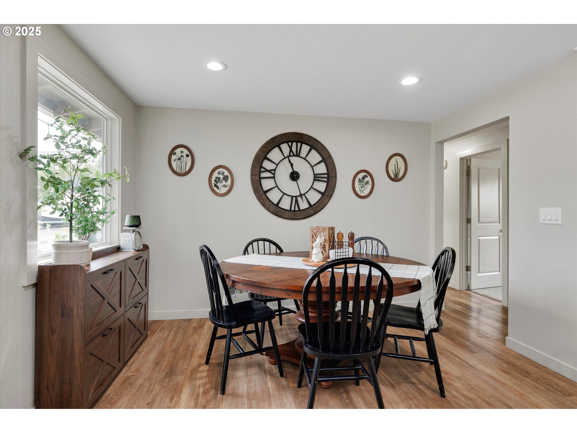 16380 South Stoltz Road Oregon City, OR 97045 - Photo 8 of 41 Gallery Image 8