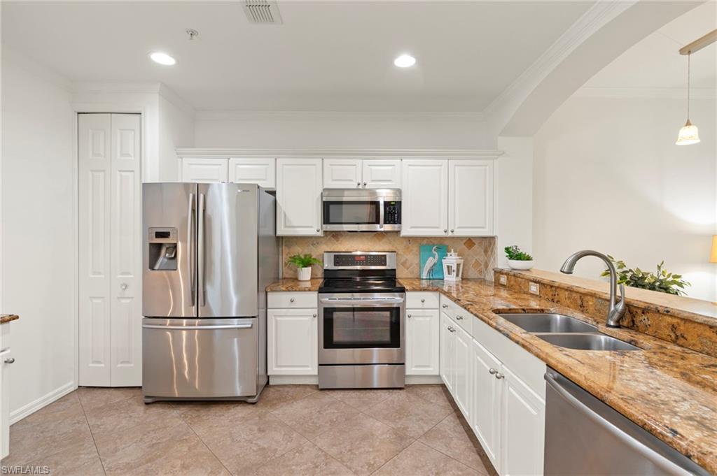 973 Hingham Way, Unit T103 Naples, FL 34104 - Photo 7 of 27