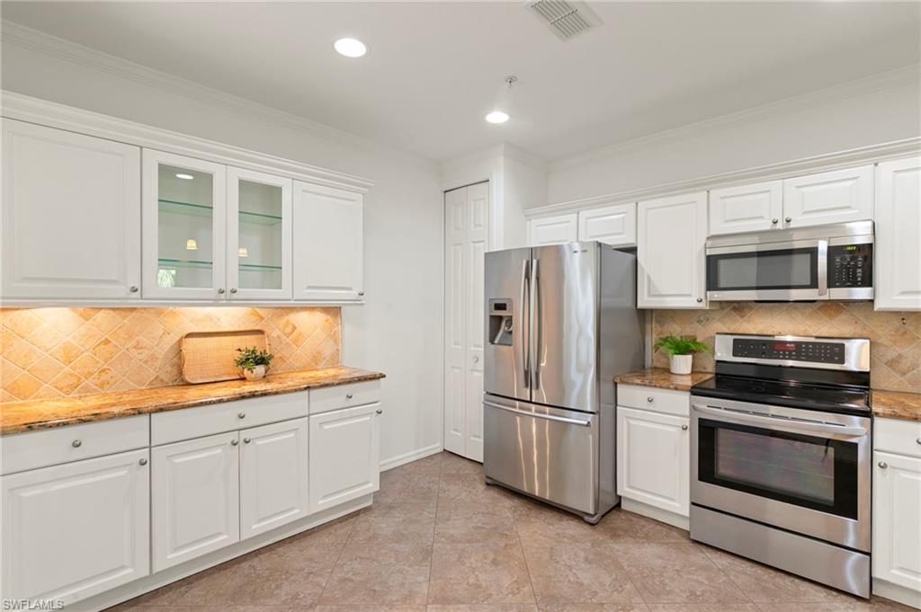 973 Hingham Way, Unit T103 Naples, FL 34104 - Photo 8 of 27
