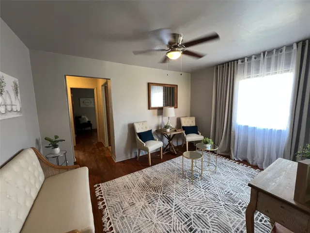 $250,000 | 519 South Martin Luther King Jr Boulevard, Elgin, TX 78621