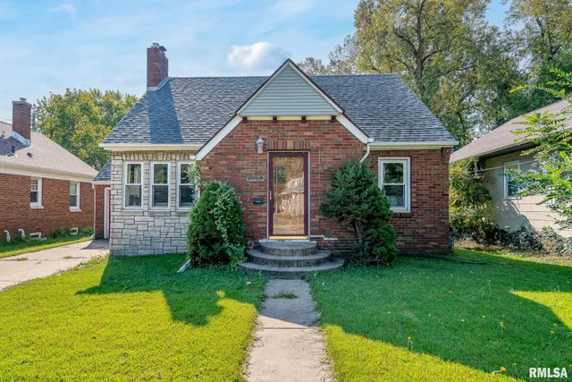 $105,000 | 2424 Avenue Of The Cities, Moline, IL 61265