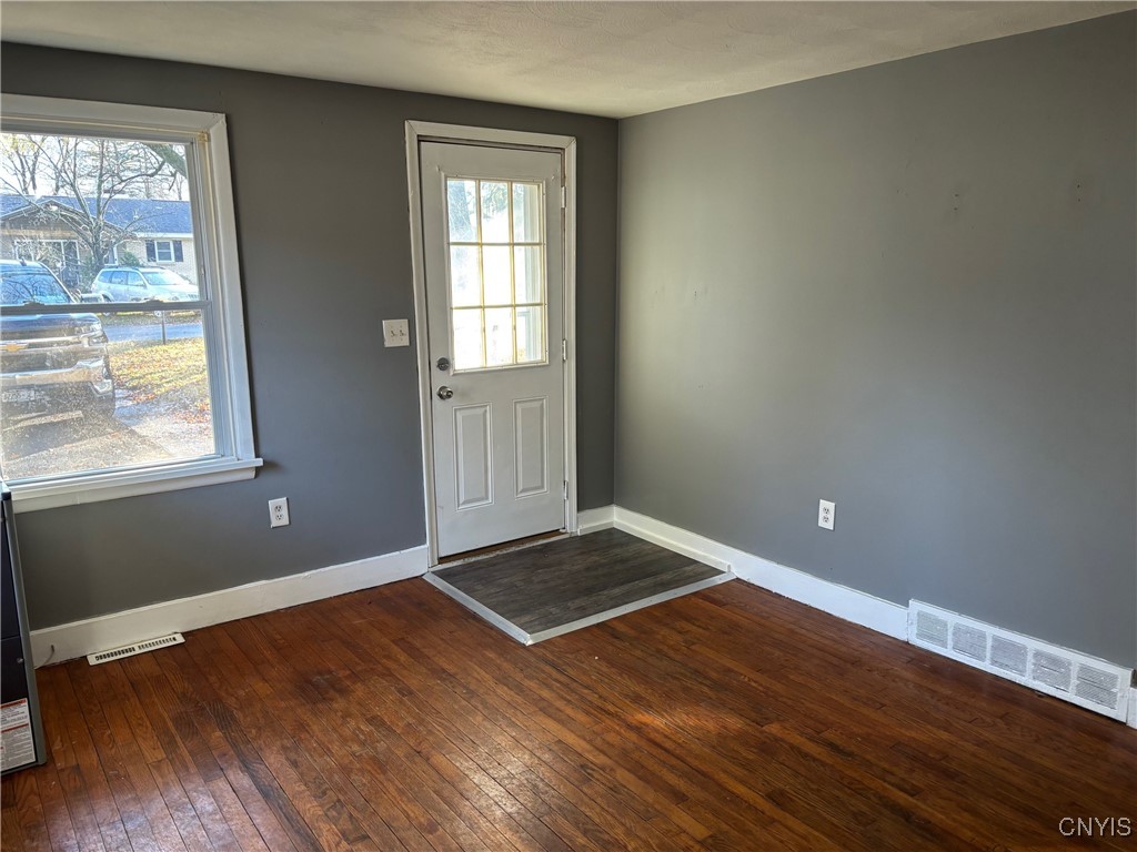 8853 Shellman Drive Cicero, NY 13039 - Photo 6 of 11