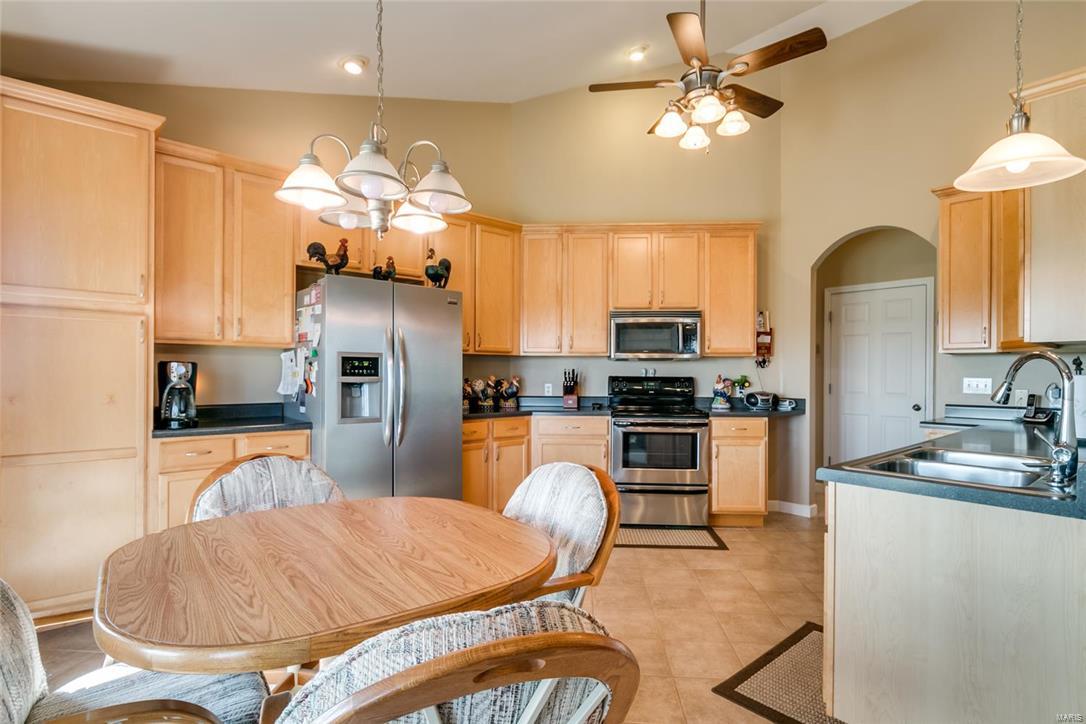 6060 Monarch Crossing Waterloo, IL 62298 - Photo 13 of 44