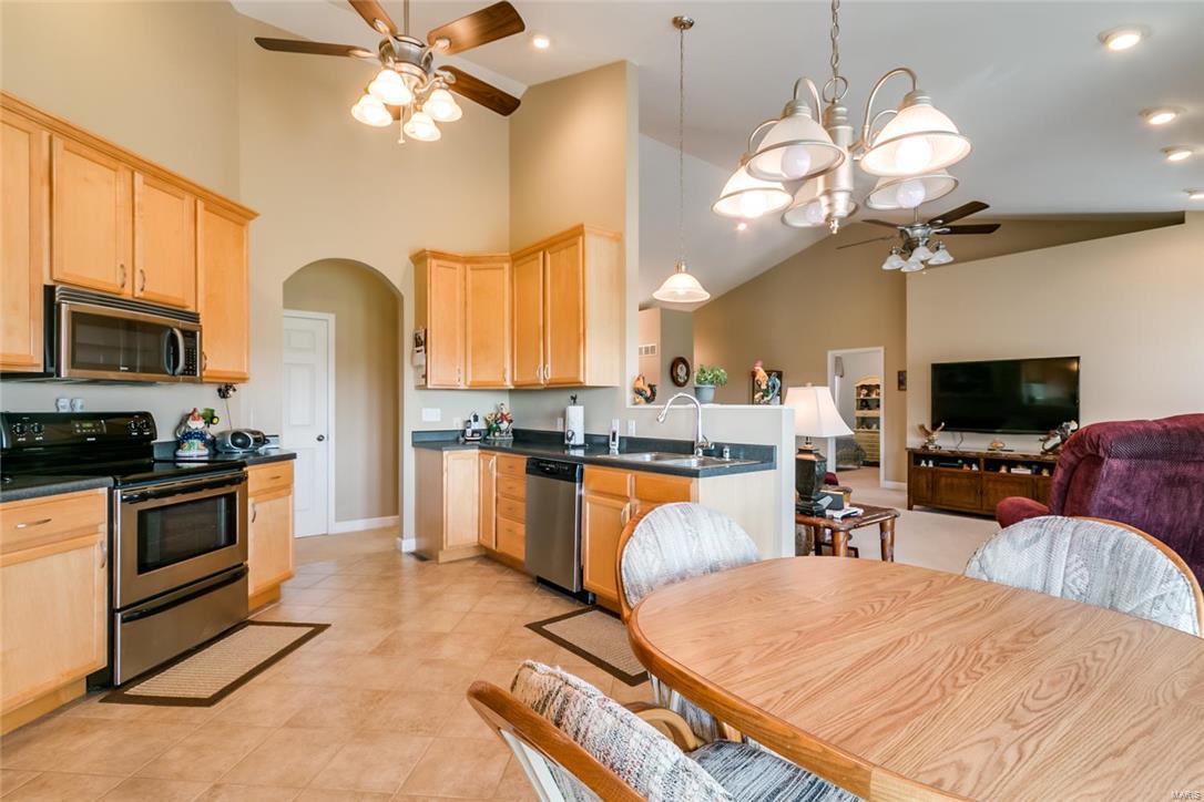 6060 Monarch Crossing Waterloo, IL 62298 - Photo 14 of 44