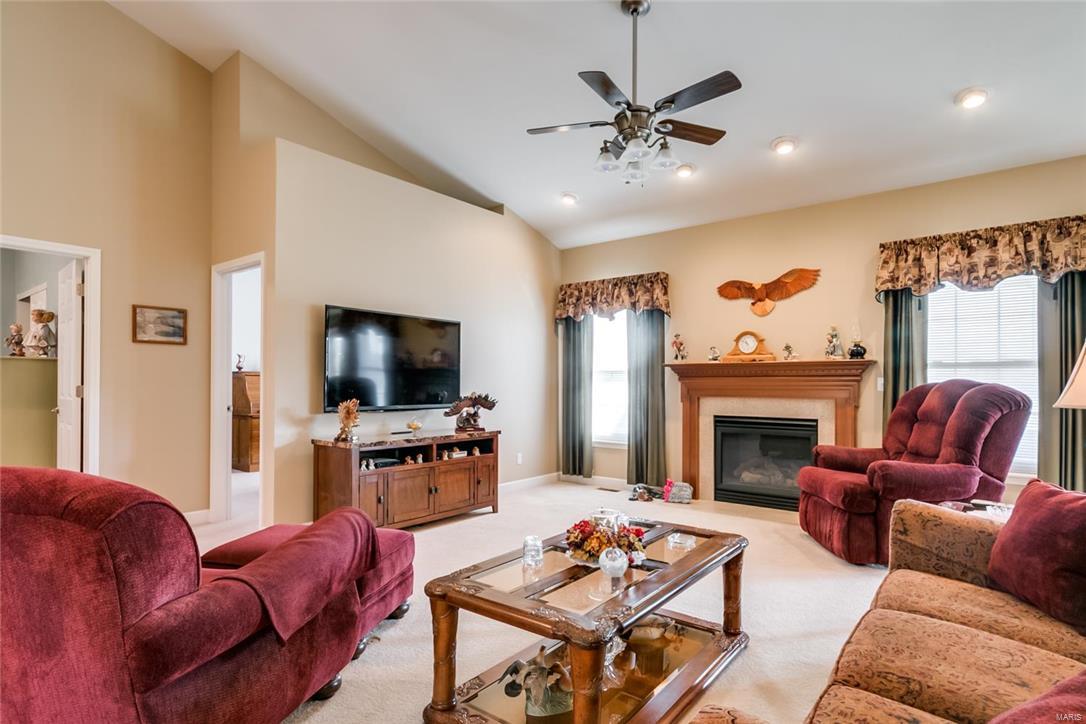 6060 Monarch Crossing Waterloo, IL 62298 - Photo 9 of 44