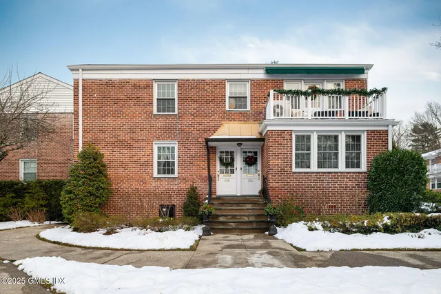 $895,000 | 186 Putnam Park, Unit 186, Greenwich, CT 06830