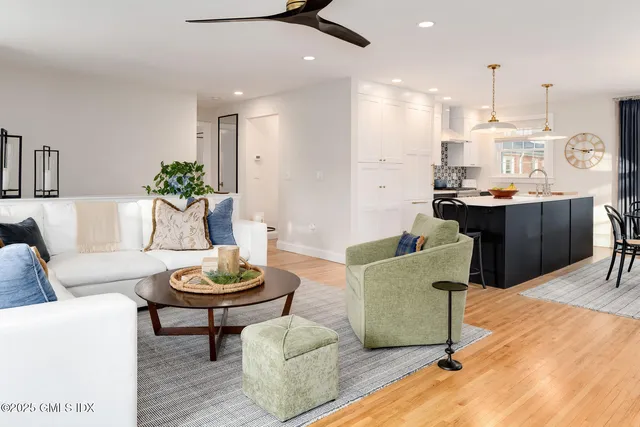 $895,000 | 186 Putnam Park, Unit 186, Greenwich, CT 06830